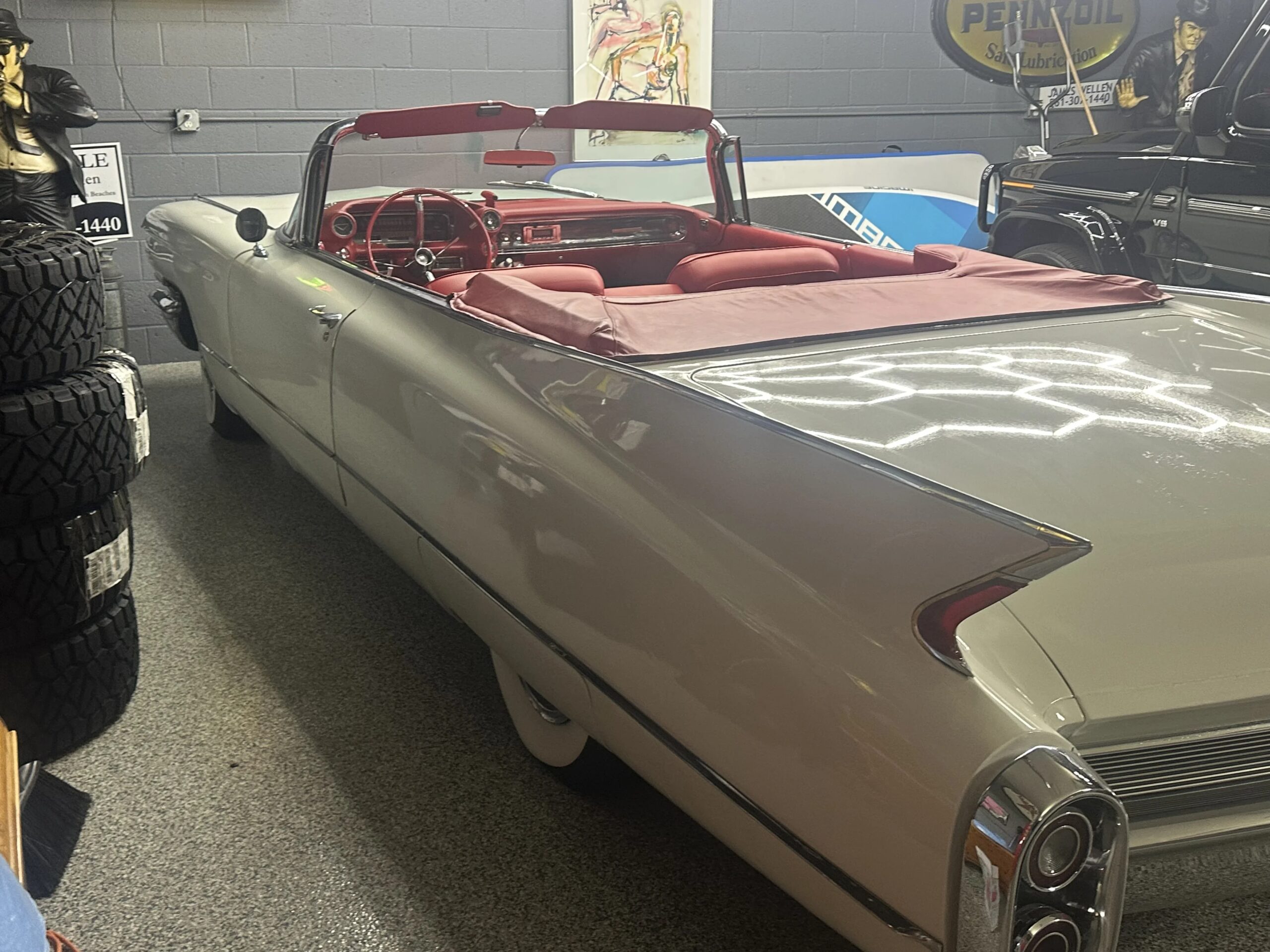 Cadillac-Series-62-1960-Off-White-Red-8