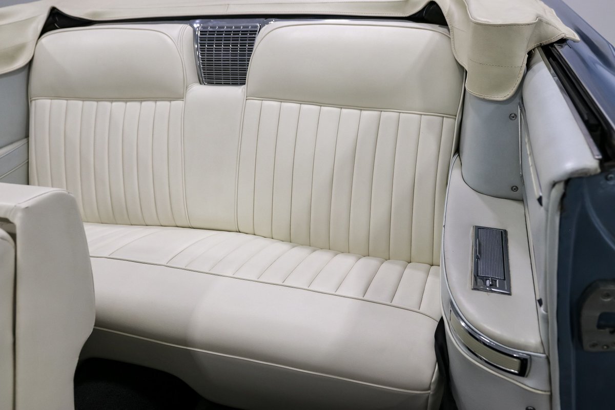 Cadillac-Series-62-1964-Convertible-22