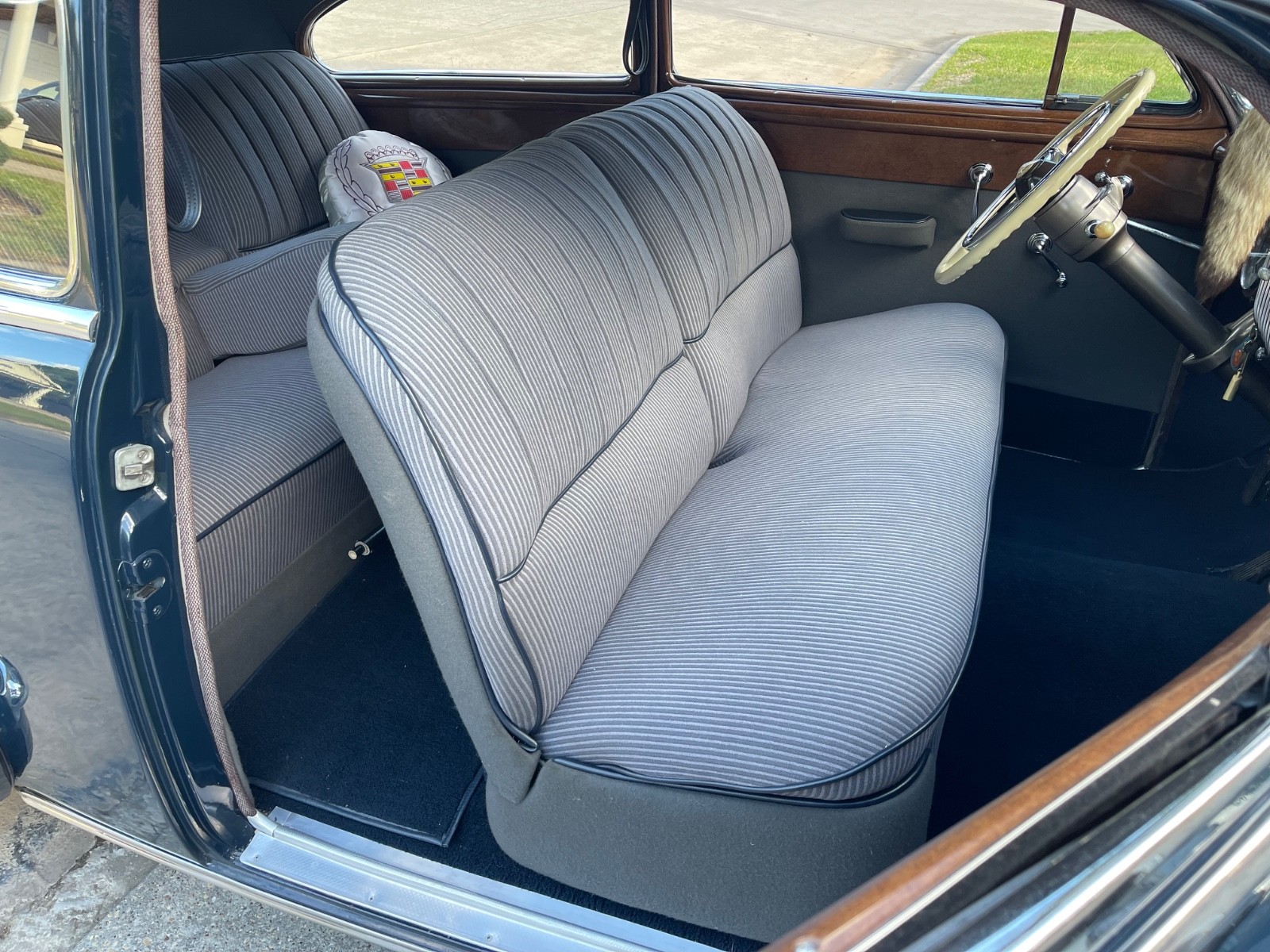 Cadillac-Series-62-Fastback-Club-Coupe-1946-Coupe-16