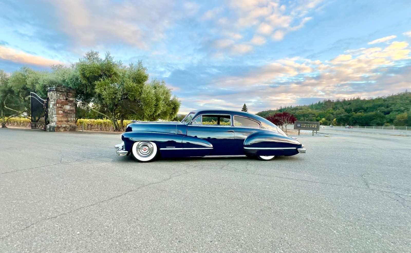Cadillac-Series-62-Fastback-Club-Coupe-1946-Coupe-2