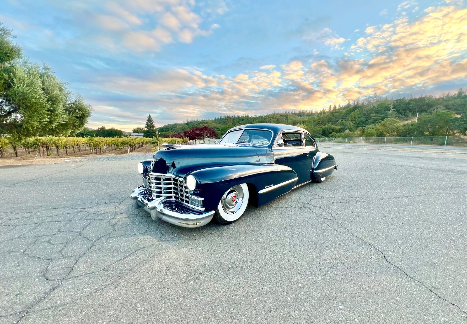 Cadillac-Series-62-Fastback-Club-Coupe-1946-Coupe