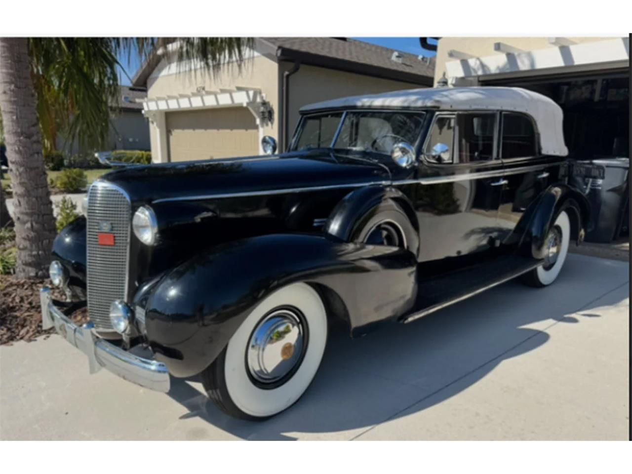 Cadillac-Series-70-1937-Black-Red-3