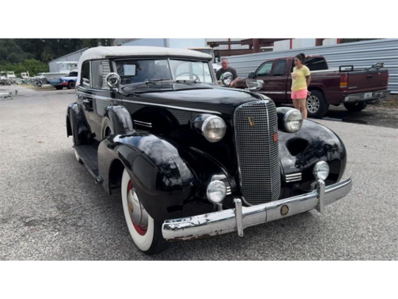 Cadillac-Series-70-1937-Black-Red
