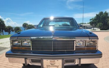 Cadillac-Seville-1978-Sedan-14