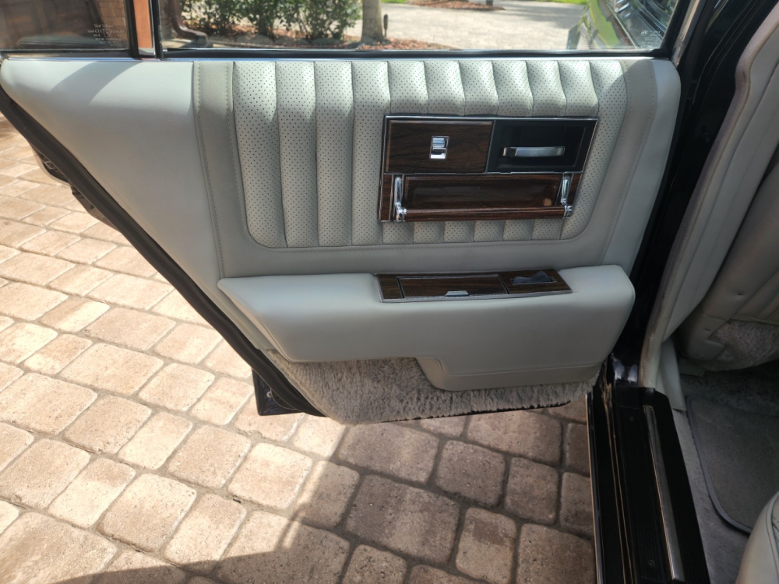 Cadillac-Seville-1978-Sedan-20