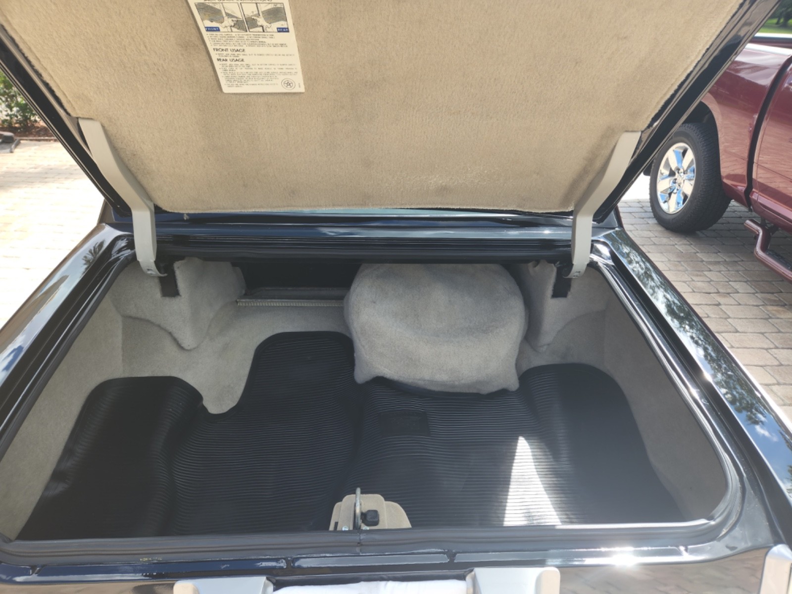 Cadillac-Seville-1978-Sedan-8