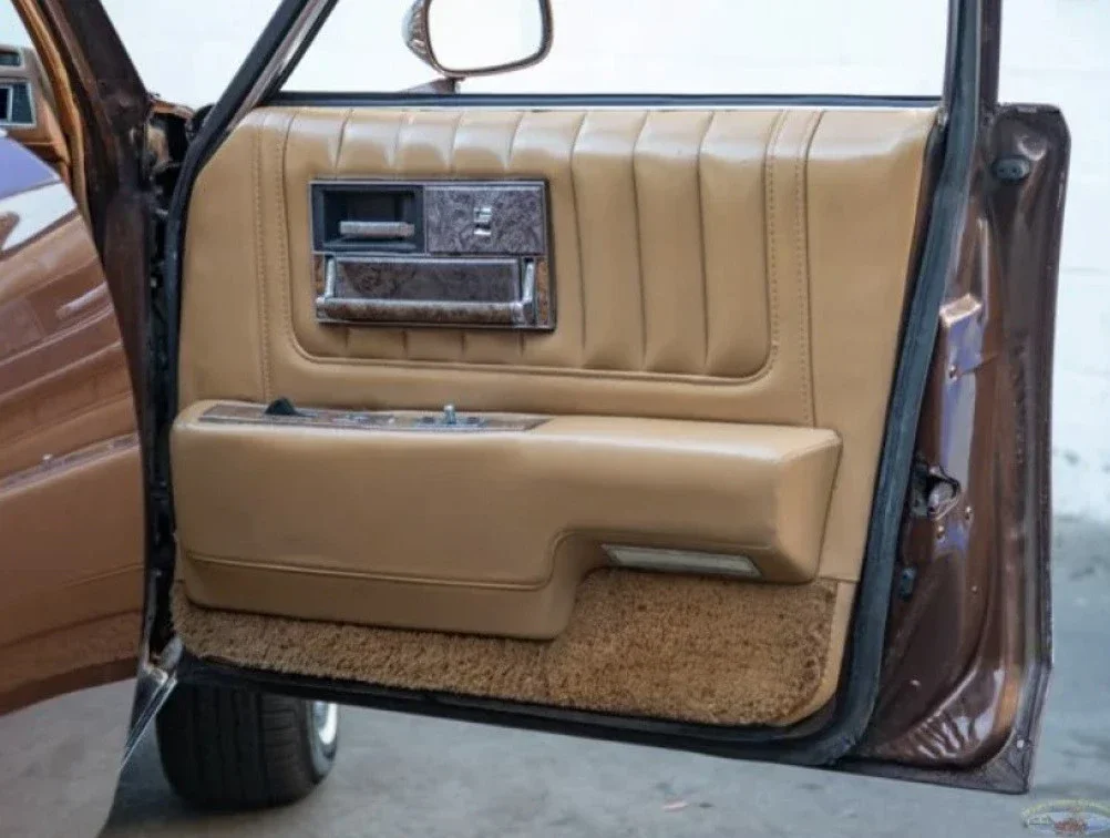Cadillac-Seville-1979-Brown-Brown-13