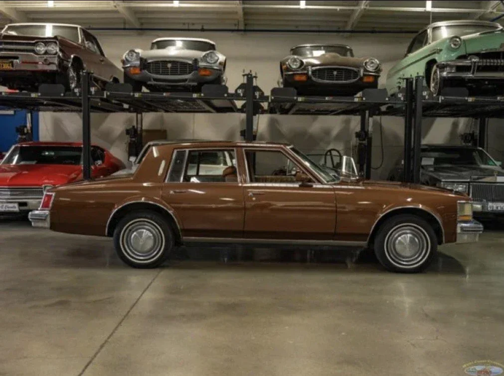 Cadillac-Seville-1979-Brown-Brown-3