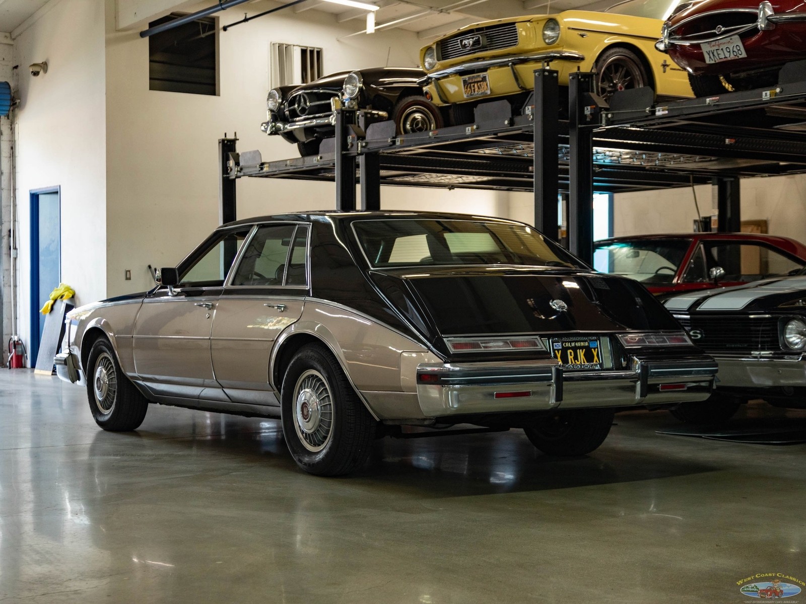 Cadillac-Seville-1985-Sedan-21