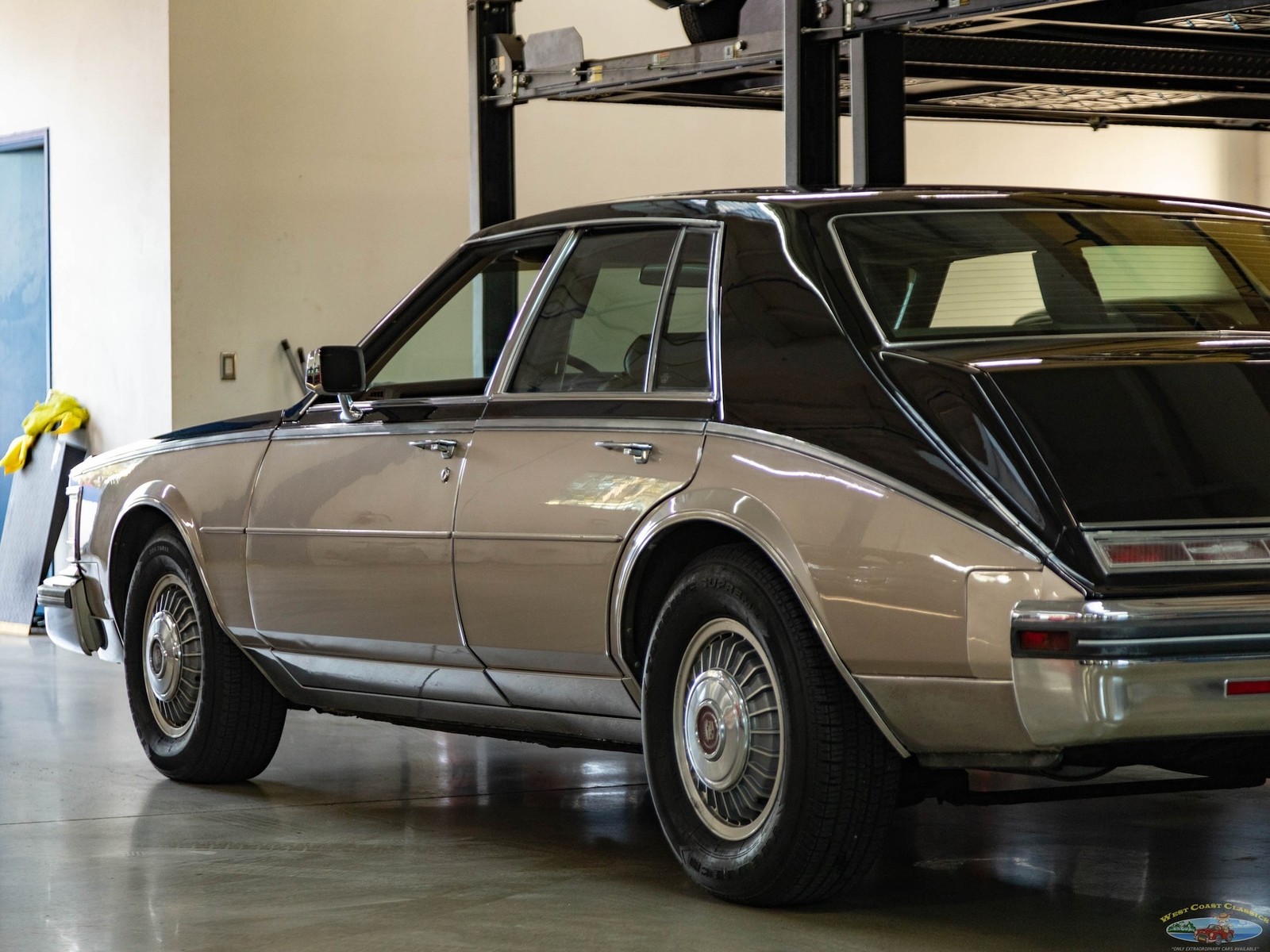 Cadillac-Seville-1985-Sedan-22