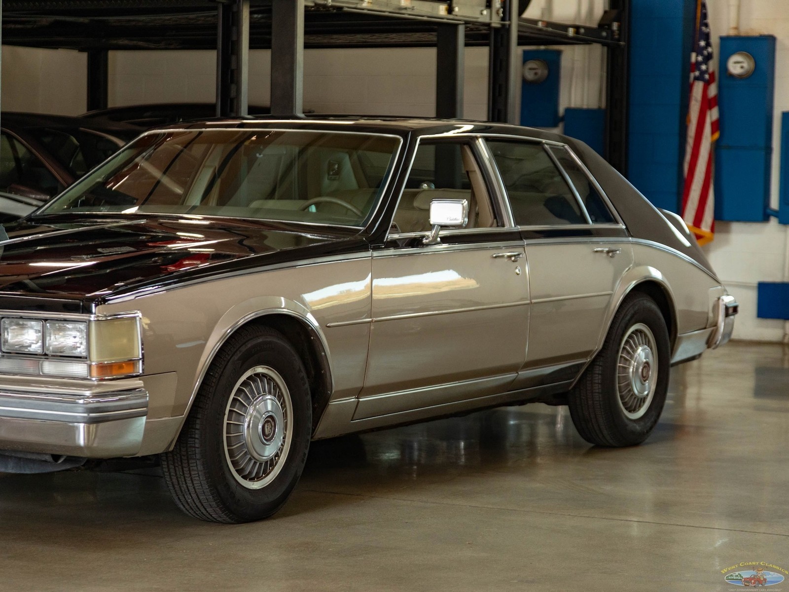Cadillac-Seville-1985-Sedan-9