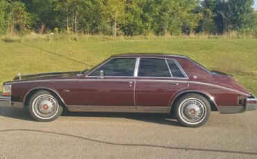 Cadillac-Seville-touring-1984-Burgundy-Burgundy-1
