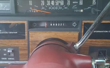 Cadillac-Seville-touring-1984-Burgundy-Burgundy