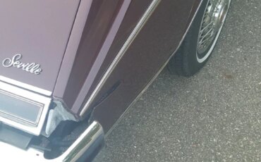 Cadillac-Seville-touring-1984-Burgundy-Burgundy-5