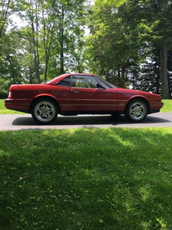 Cadillac-allante-1987-1