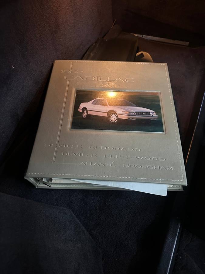 Cadillac-allante-1991-white-10