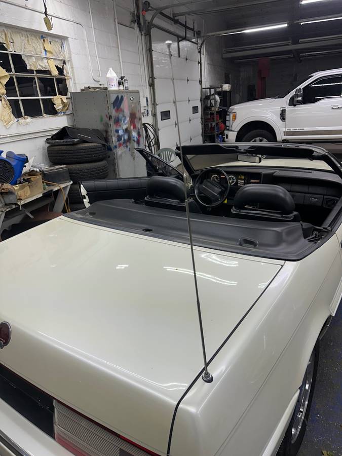 Cadillac-allante-1991-white-16