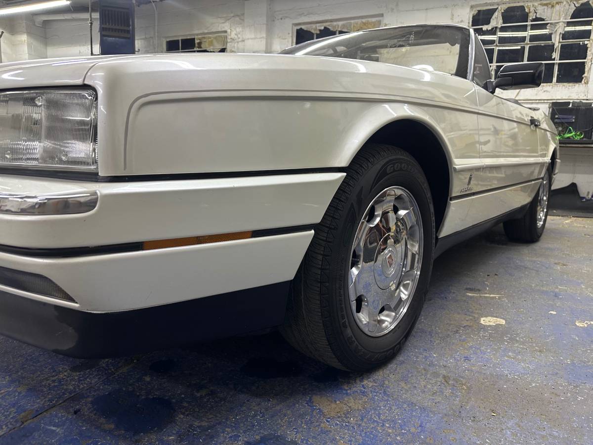 Cadillac-allante-1991-white-19