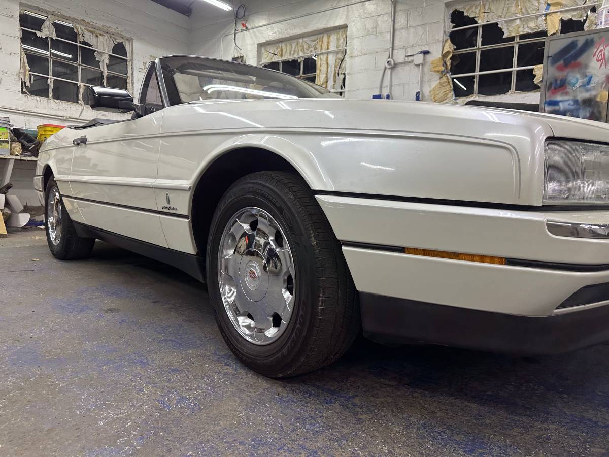 Cadillac-allante-1991-white-20