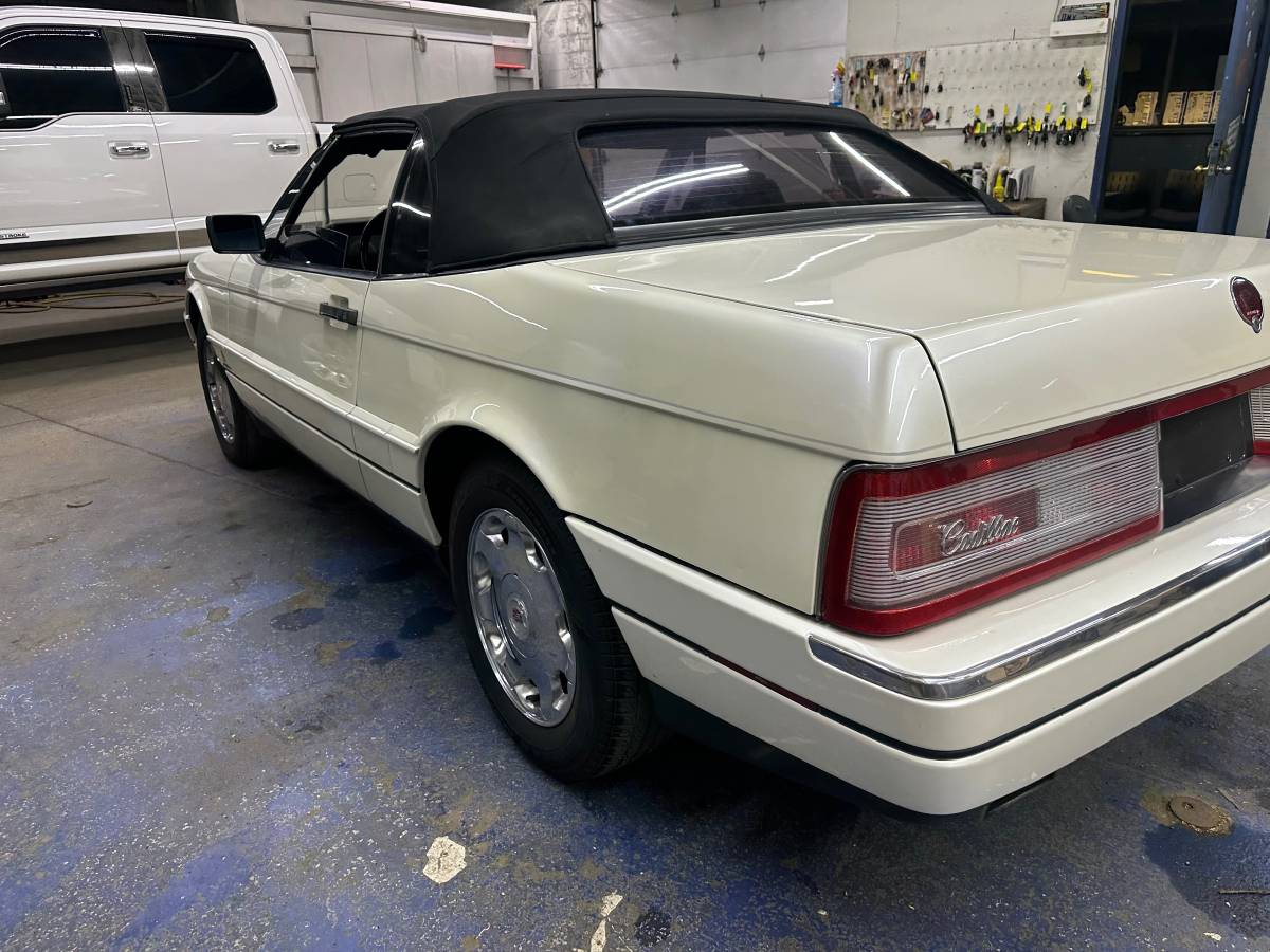 Cadillac-allante-1991-white