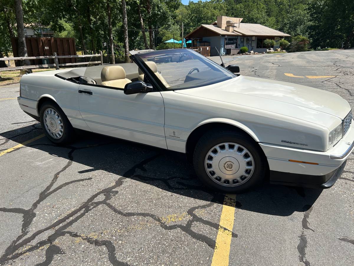 Cadillac-allante-1993-white-2