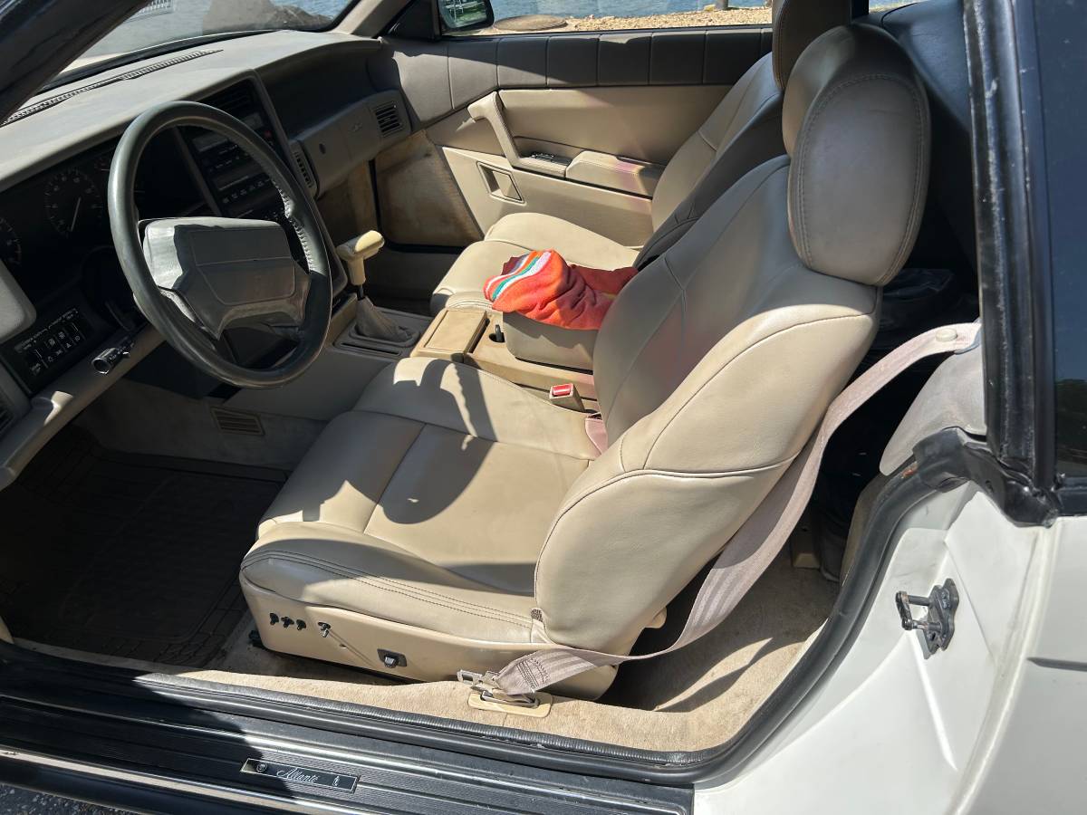 Cadillac-allante-1993-white-8