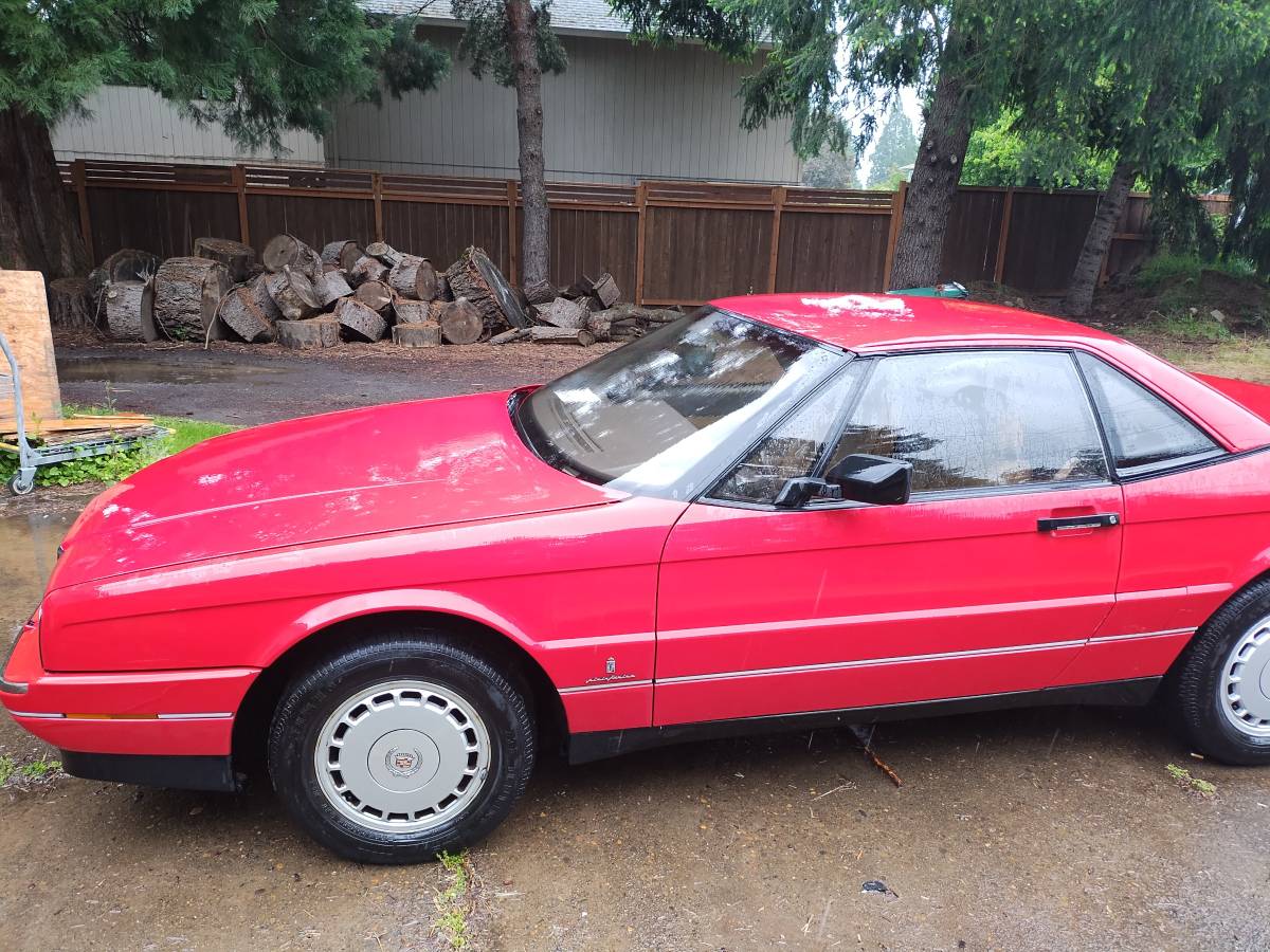 Cadillac-allante-convertible-1988-red-4