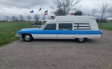 Cadillac-ambulance-miller-meteor-1974-3