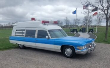 Cadillac-ambulance-miller-meteor-1974-5