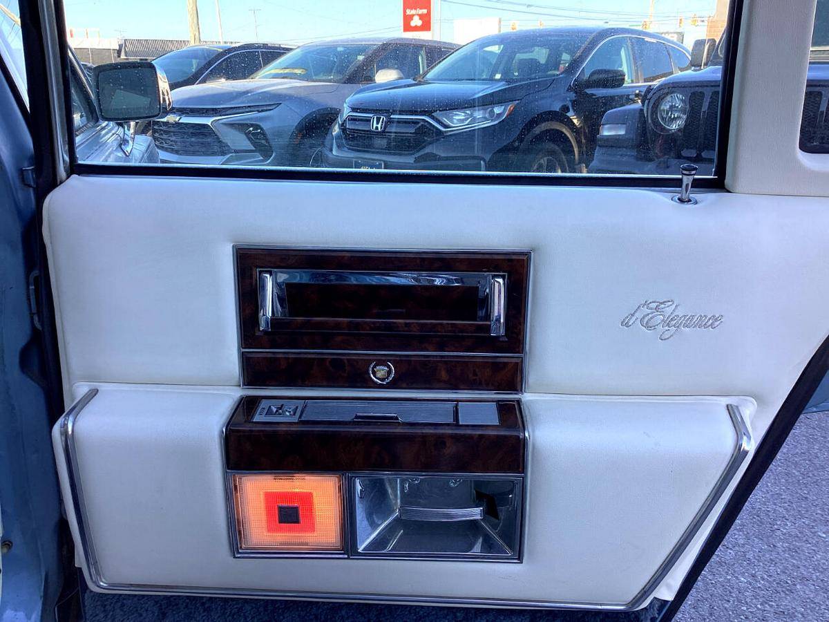 Cadillac-brougham-1991-blue-11