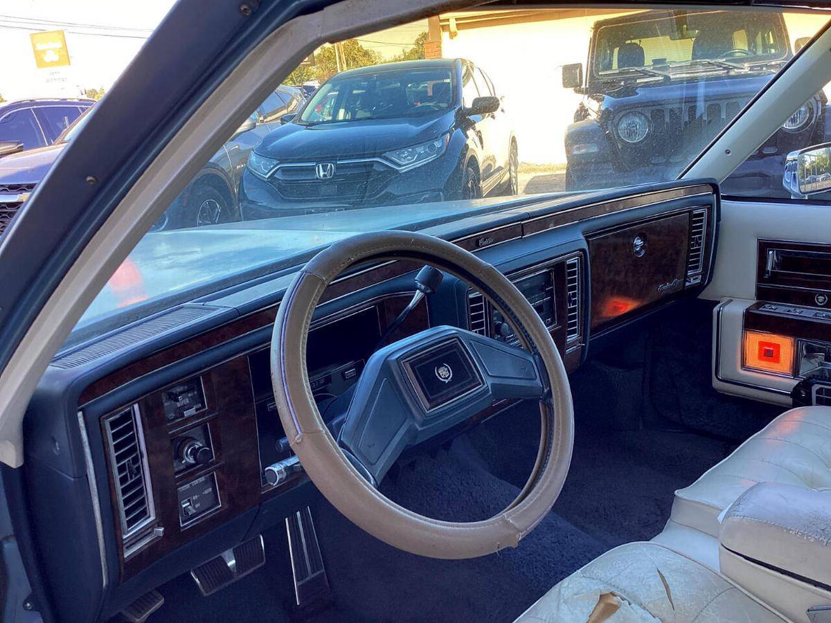 Cadillac-brougham-1991-blue-14
