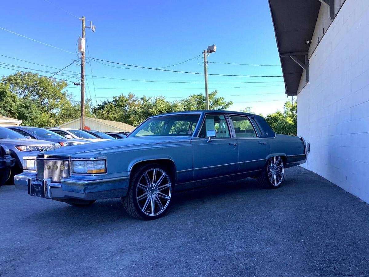 Cadillac-brougham-1991-blue-4