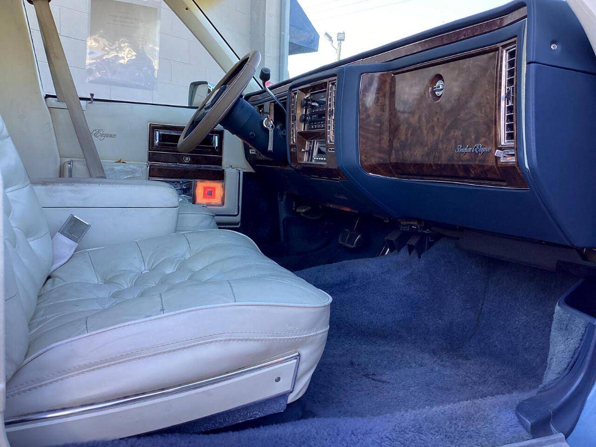 Cadillac-brougham-1991-blue-7