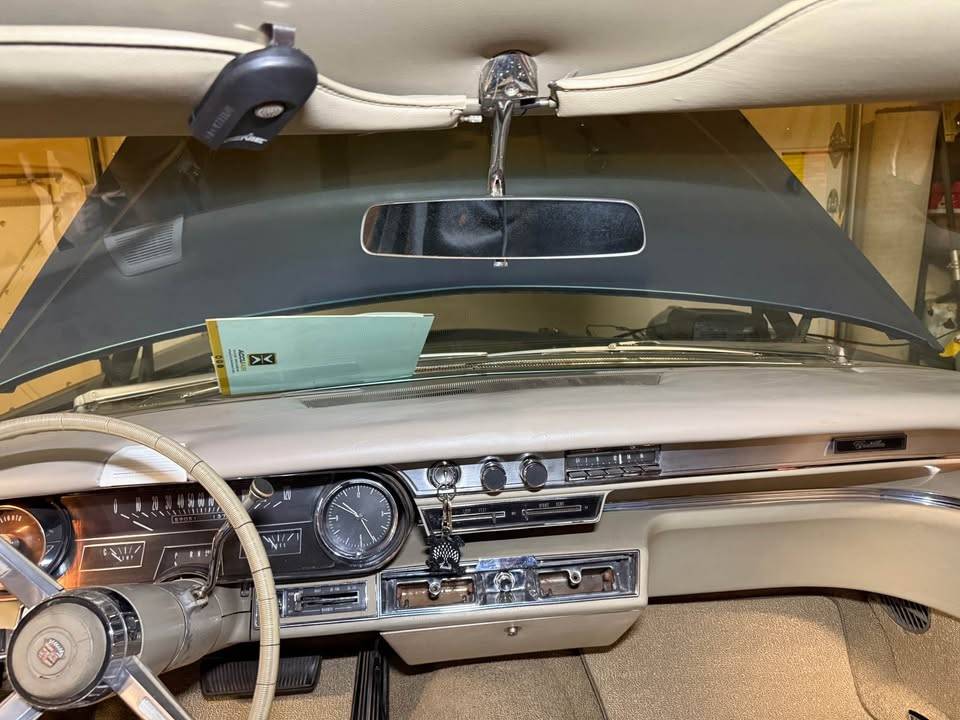 Cadillac-calais-1966-blue-10