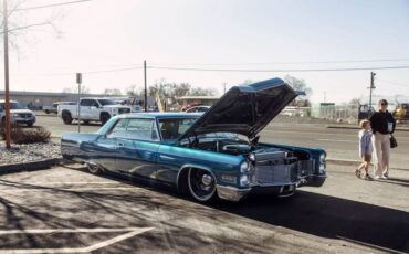 Cadillac-calais-1966-blue