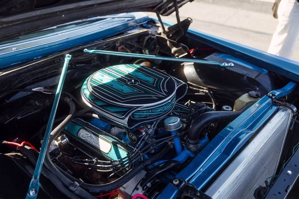 Cadillac-calais-1966-blue-6