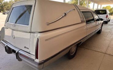 Cadillac-coach-1995-white-1