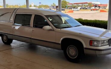 Cadillac-coach-1995-white-2