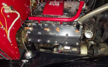 Cadillac-coupe-1928-red-11