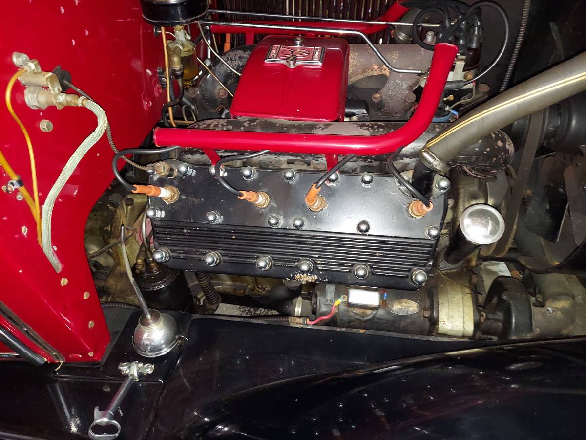 Cadillac-coupe-1928-red-11