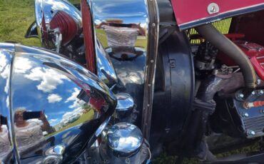 Cadillac-coupe-1928-red-12