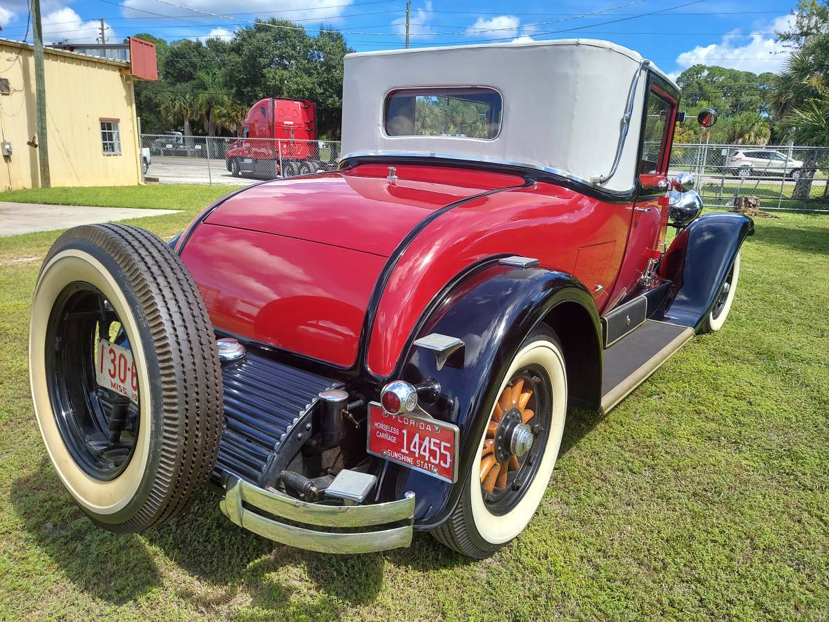 Cadillac-coupe-1928-red-16