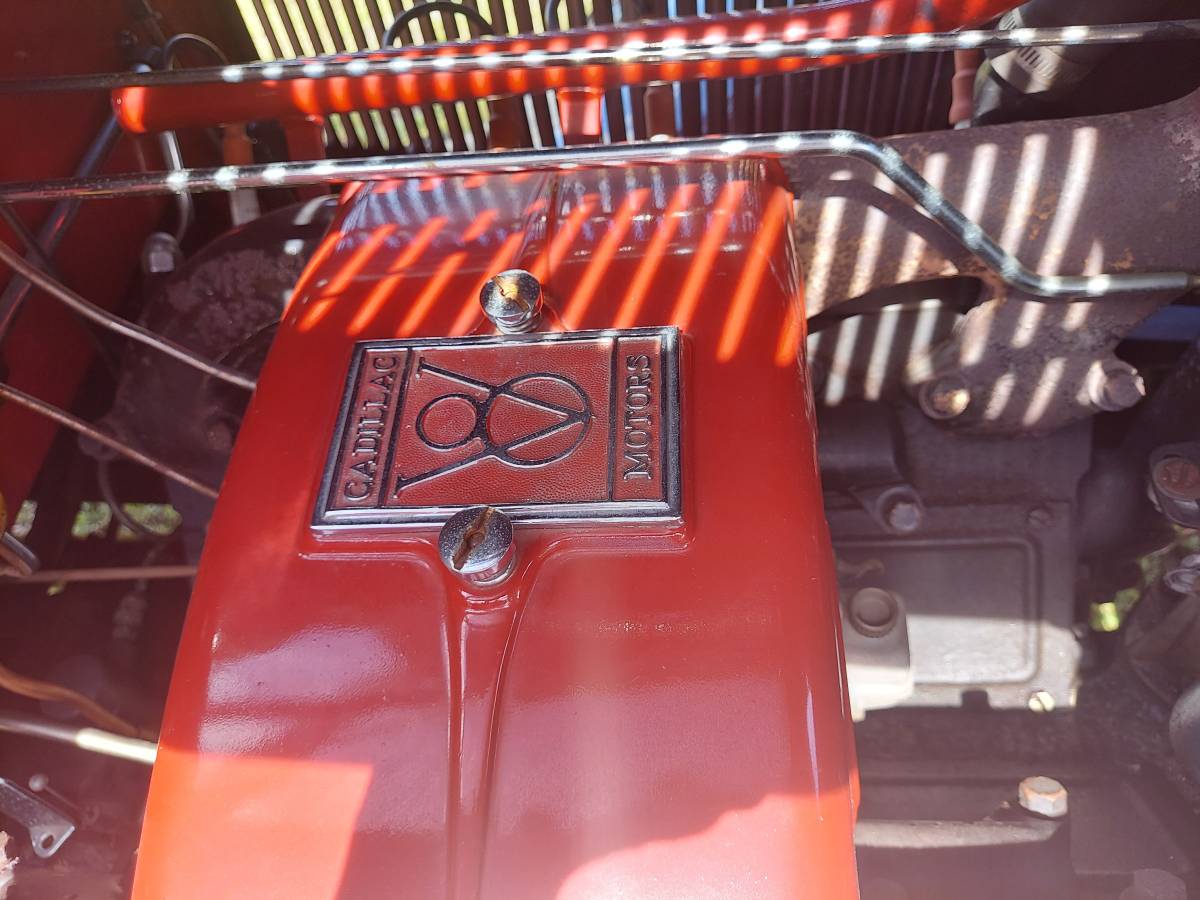 Cadillac-coupe-1928-red-17