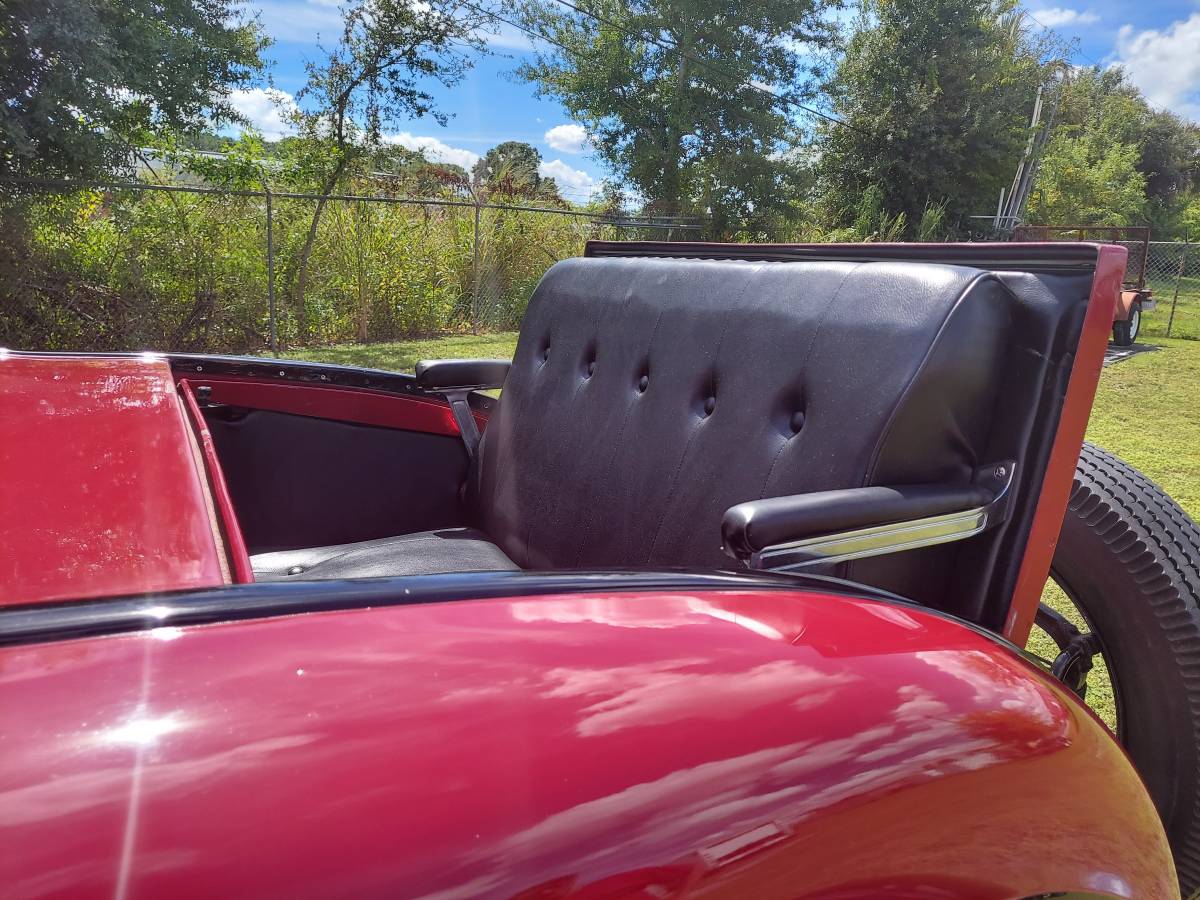 Cadillac-coupe-1928-red-20
