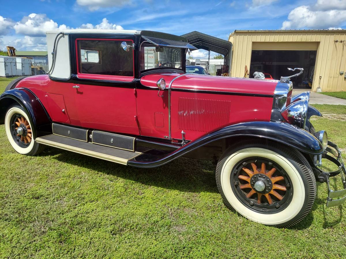 Cadillac-coupe-1928-red