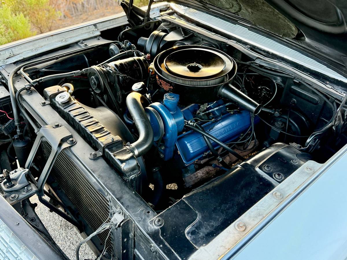 Cadillac-coupe-1961-17