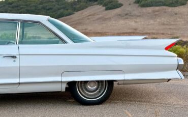 Cadillac-coupe-1961-19
