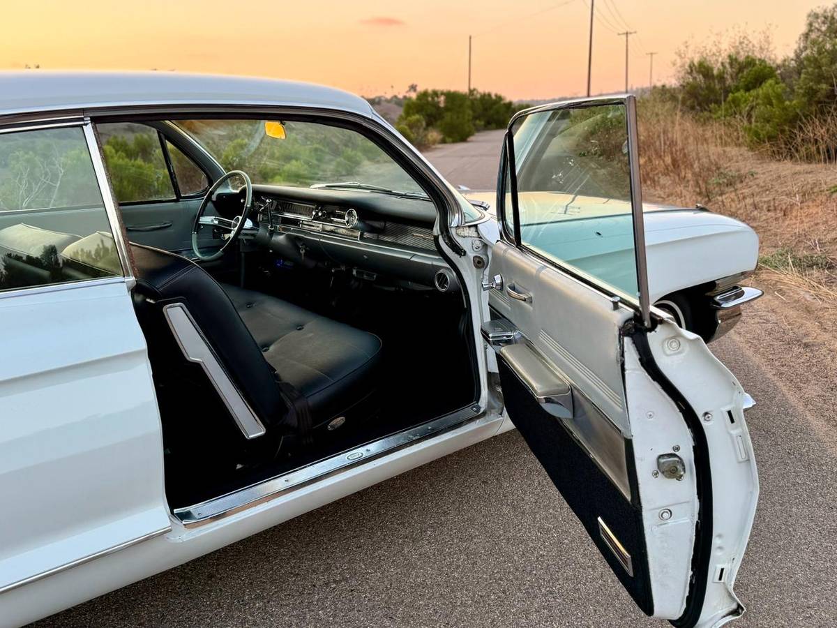 Cadillac-coupe-1961-25