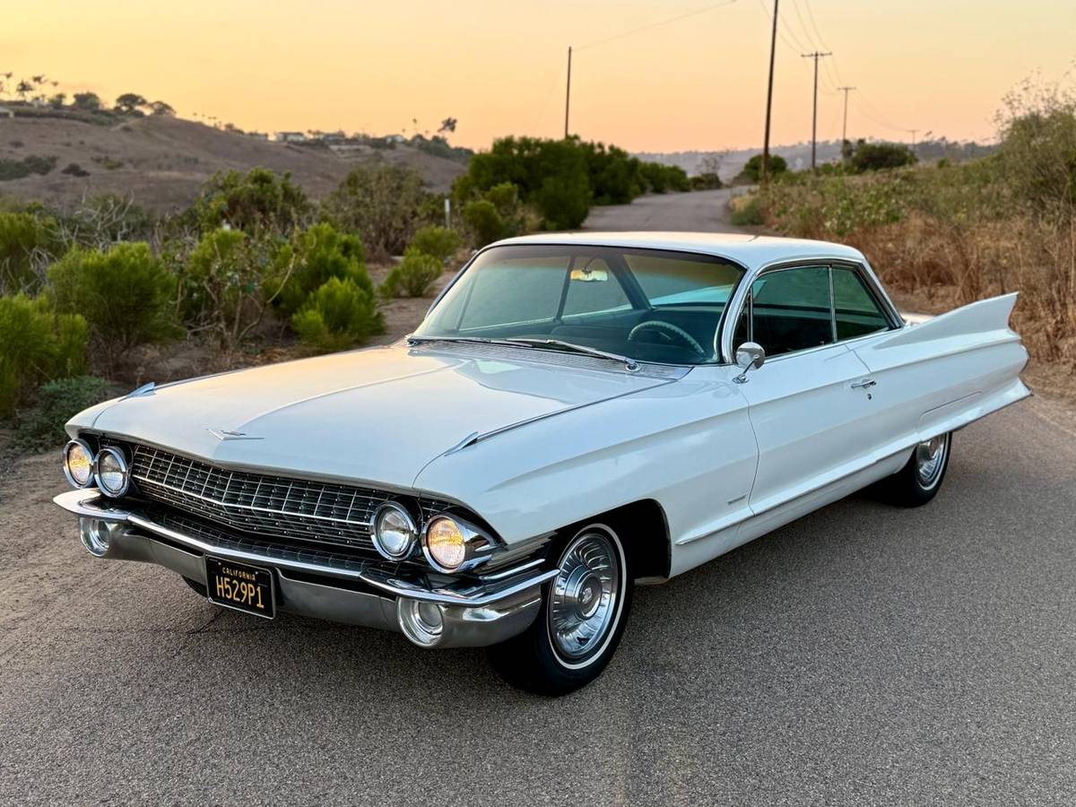 Cadillac-coupe-1961-51