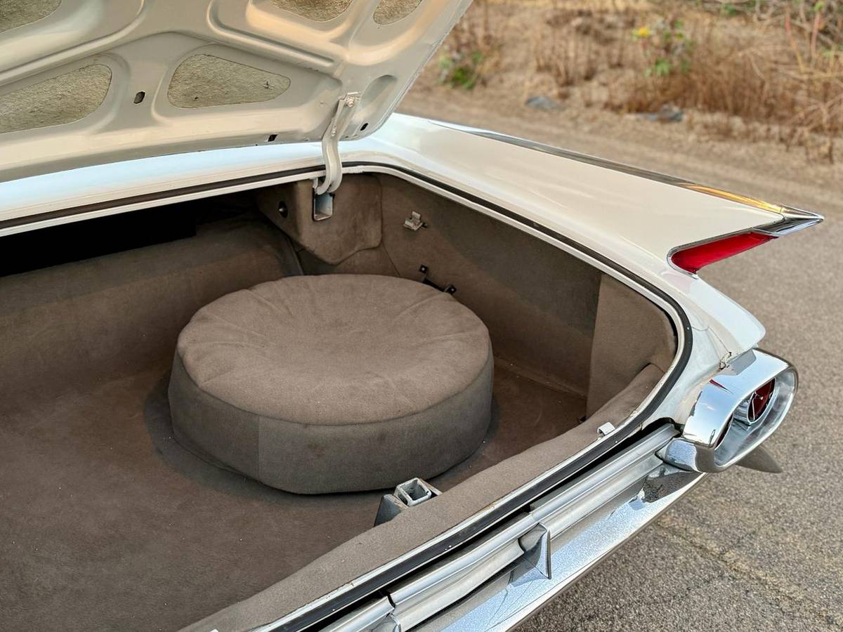 Cadillac-coupe-1961-68